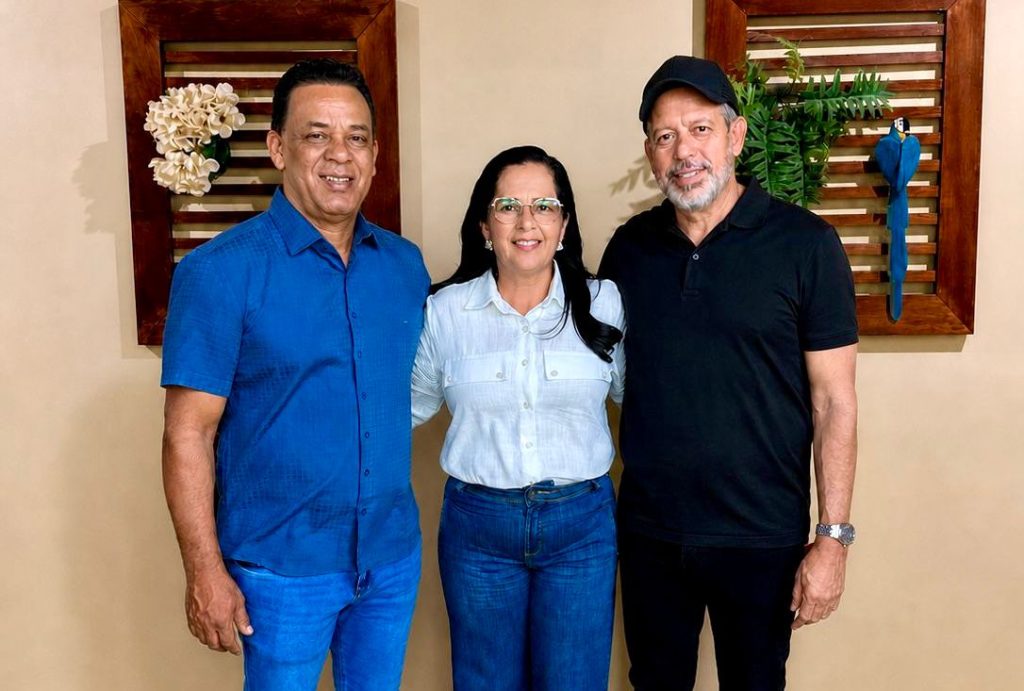 Edilza Alves recebe Arthur Lira em Lagoa da Canoa e confirma independência política e força de grupo